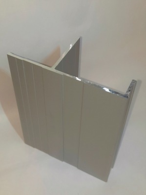 Profil obwodowy kontenera