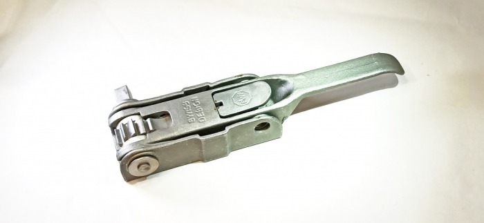 Napinacz plandeki Prawy